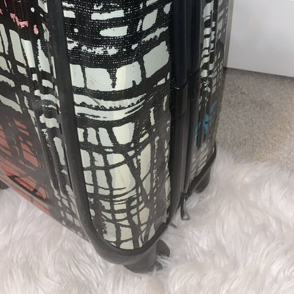 Tumi Alpha Suitcases - Picture 5 of 8